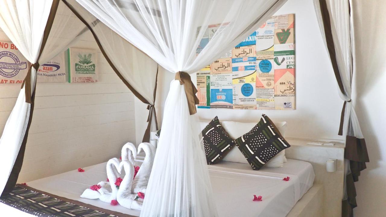 The Loop Beach Resort (Adults Only) จัมเบียนี ภายนอก รูปภาพ