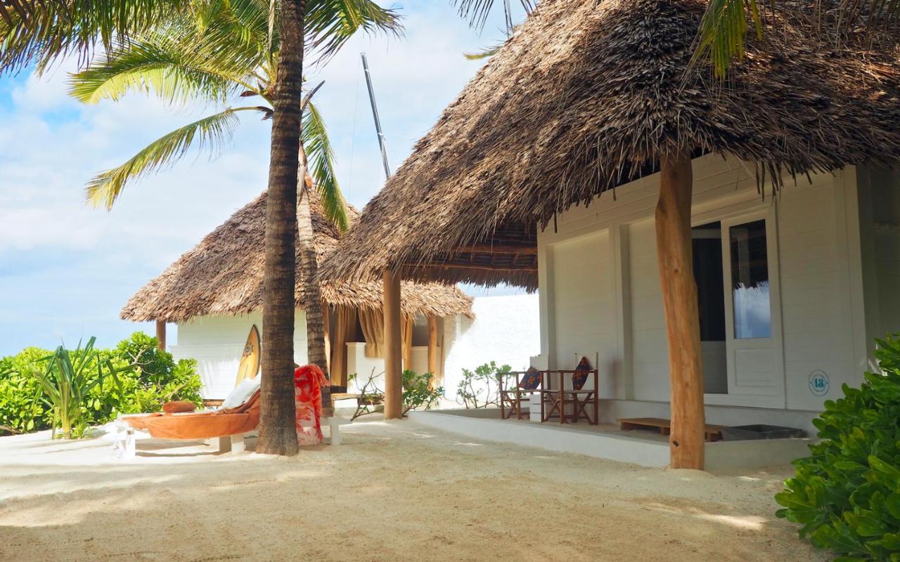 The Loop Beach Resort (Adults Only) จัมเบียนี ภายนอก รูปภาพ