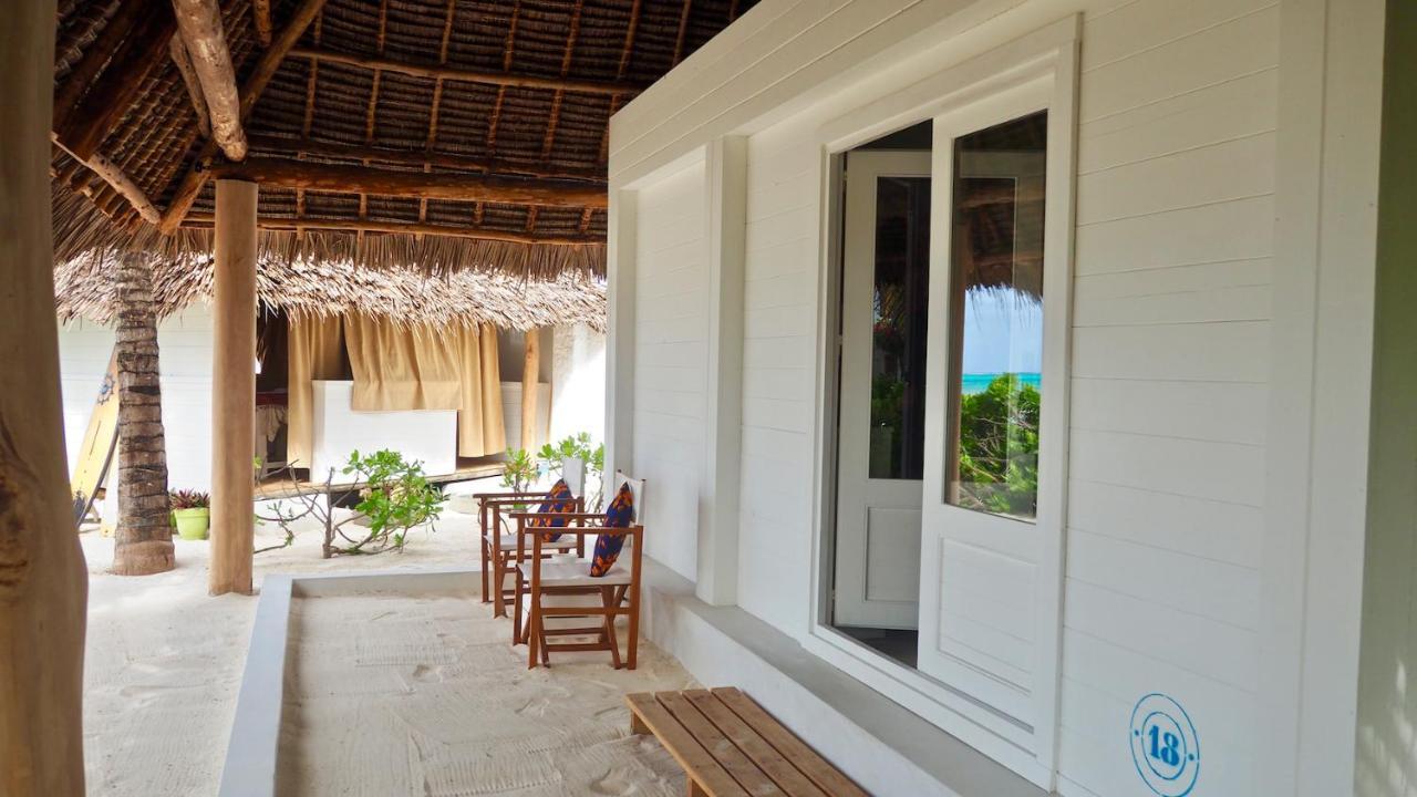 The Loop Beach Resort (Adults Only) จัมเบียนี ภายนอก รูปภาพ