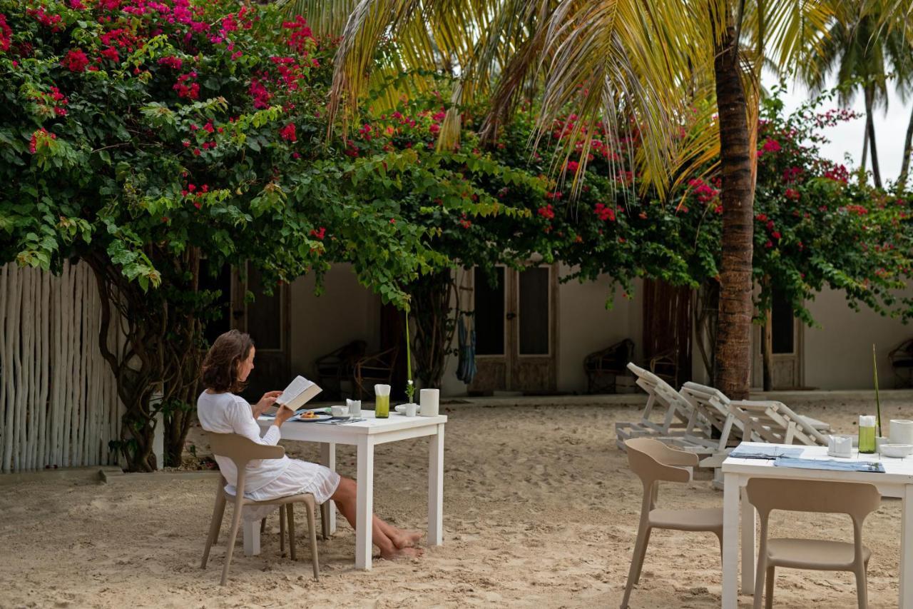 The Loop Beach Resort (Adults Only) จัมเบียนี ภายนอก รูปภาพ