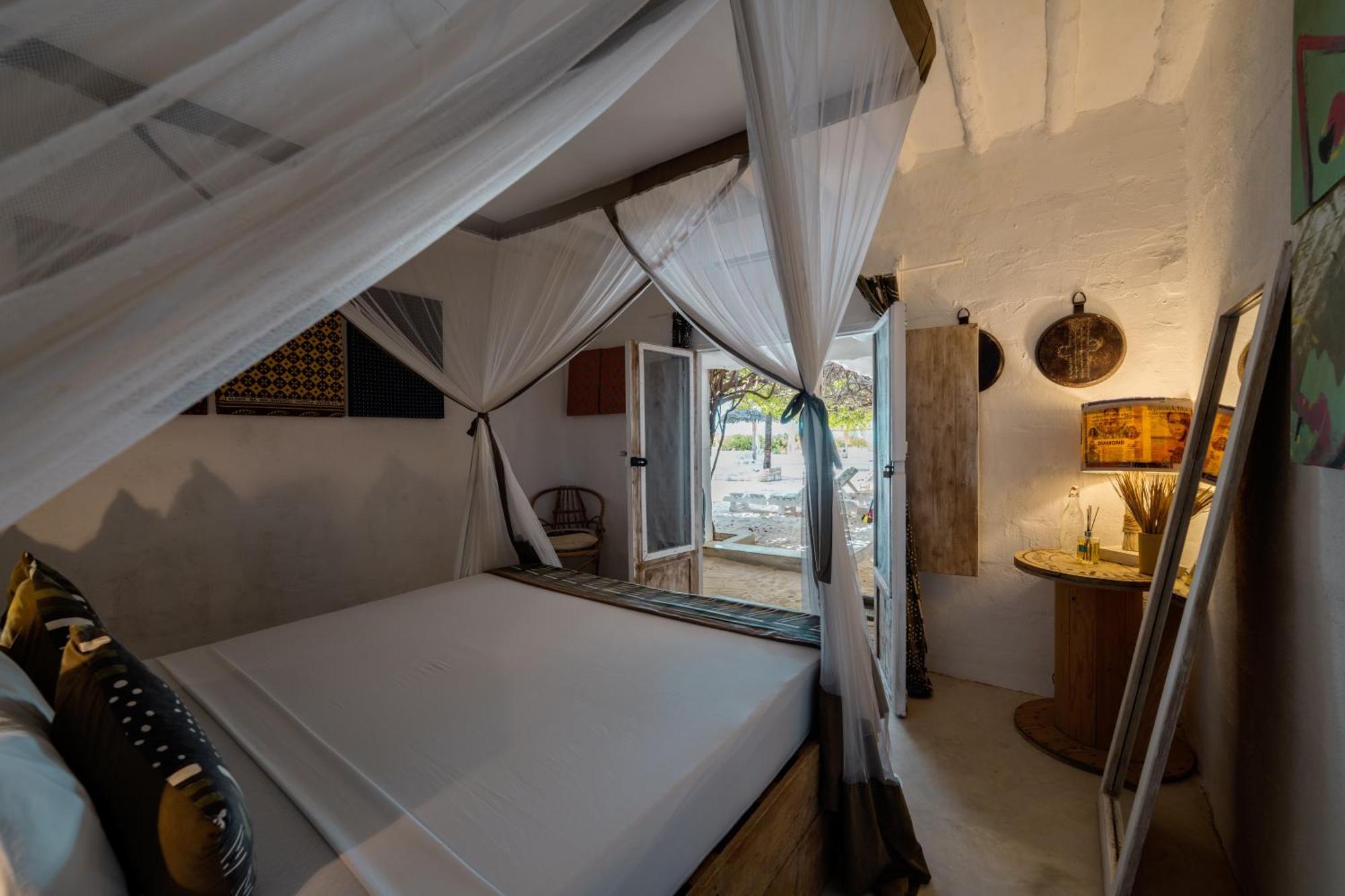 The Loop Beach Resort (Adults Only) จัมเบียนี ภายนอก รูปภาพ