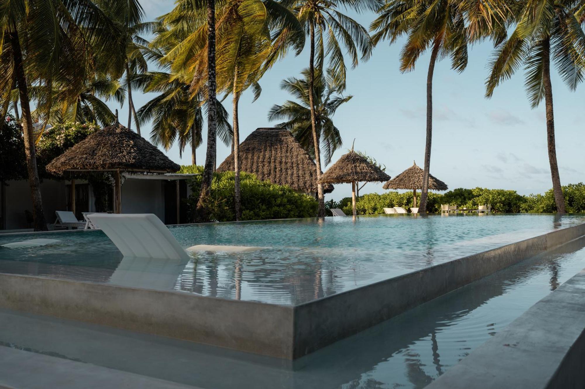 The Loop Beach Resort (Adults Only) จัมเบียนี ภายนอก รูปภาพ