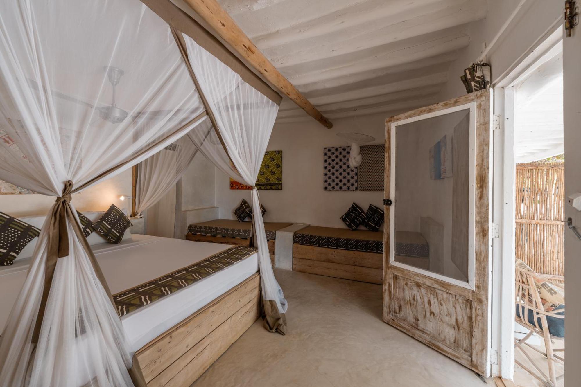 The Loop Beach Resort (Adults Only) จัมเบียนี ภายนอก รูปภาพ