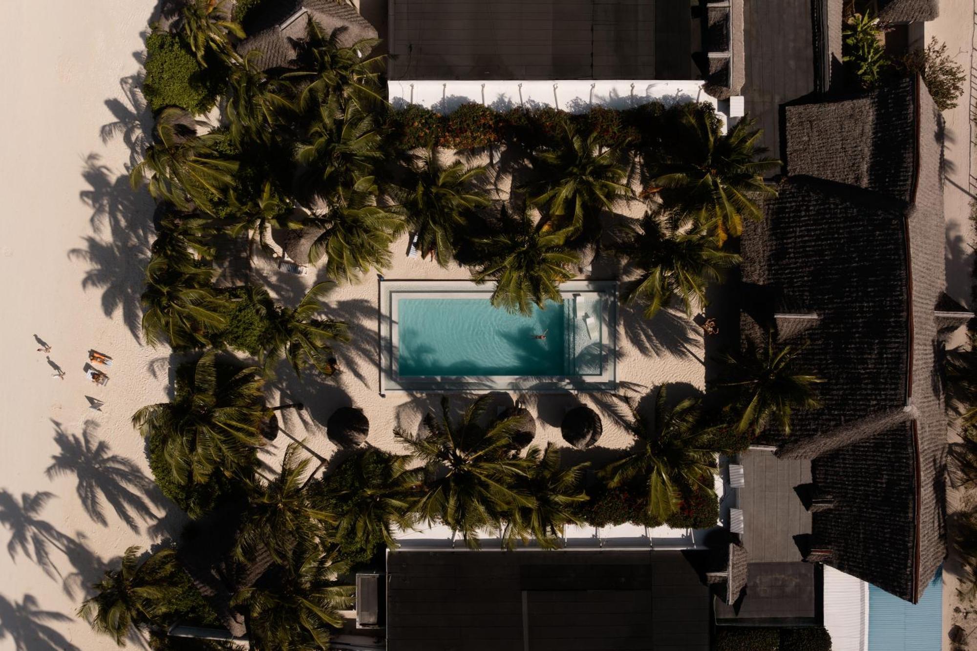 The Loop Beach Resort (Adults Only) จัมเบียนี ภายนอก รูปภาพ